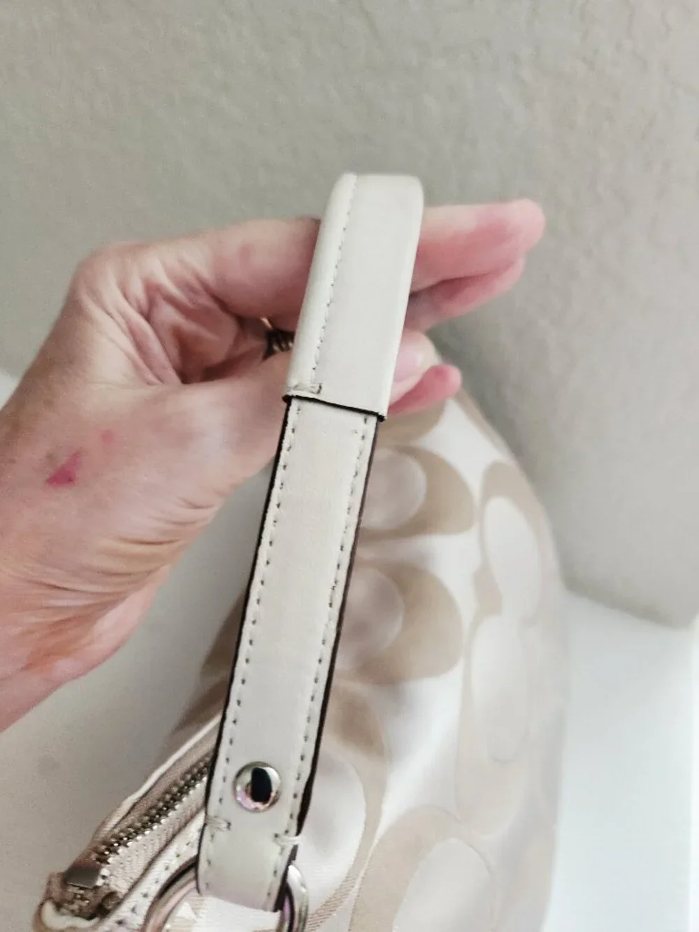 Euc Coach Kristen Light Khaki Signature Shoulder Bag